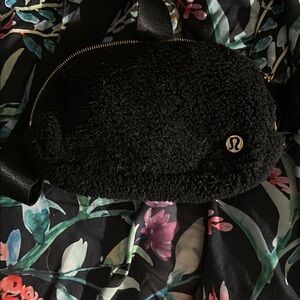 Lululemon Black Sherpa Belt Bag
